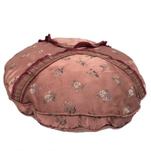 coussin-ancien-soie-brodee-rose