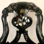 Chaise gondole Napoléon III en bois et papier mâché laqué noir et burgauté – Image 6
