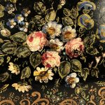 Grand plateau en tôle peinte à décor de fleurs sur fond noir, Napoléon III – Image 3