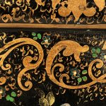 Grand plateau en tôle peinte à décor de fleurs sur fond noir, Napoléon III – Image 5