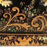Grand plateau en tôle peinte à décor de fleurs sur fond noir, Napoléon III – Image 6