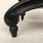 Paire de repose-pieds en bois noirci, époque Napoléon III – Image 9