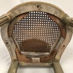 Paire de chaises de style Louis XVI en bois laqué gris, fin XIXe ou début XXe – Image 12