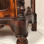 Vitrine à hauteur d'appui en palissandre, chantournée,  plateau de marbre. XIXe – Image 11