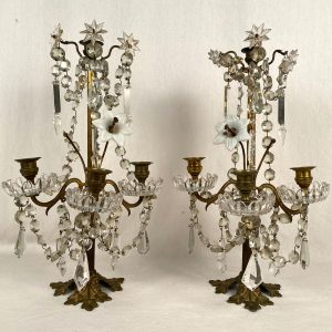 paire-chandeliers-pampilles-fleurs-porcelaine